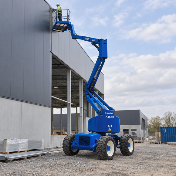 Knikarmhoogwerker 16,3 meter op ruw bouwterrein